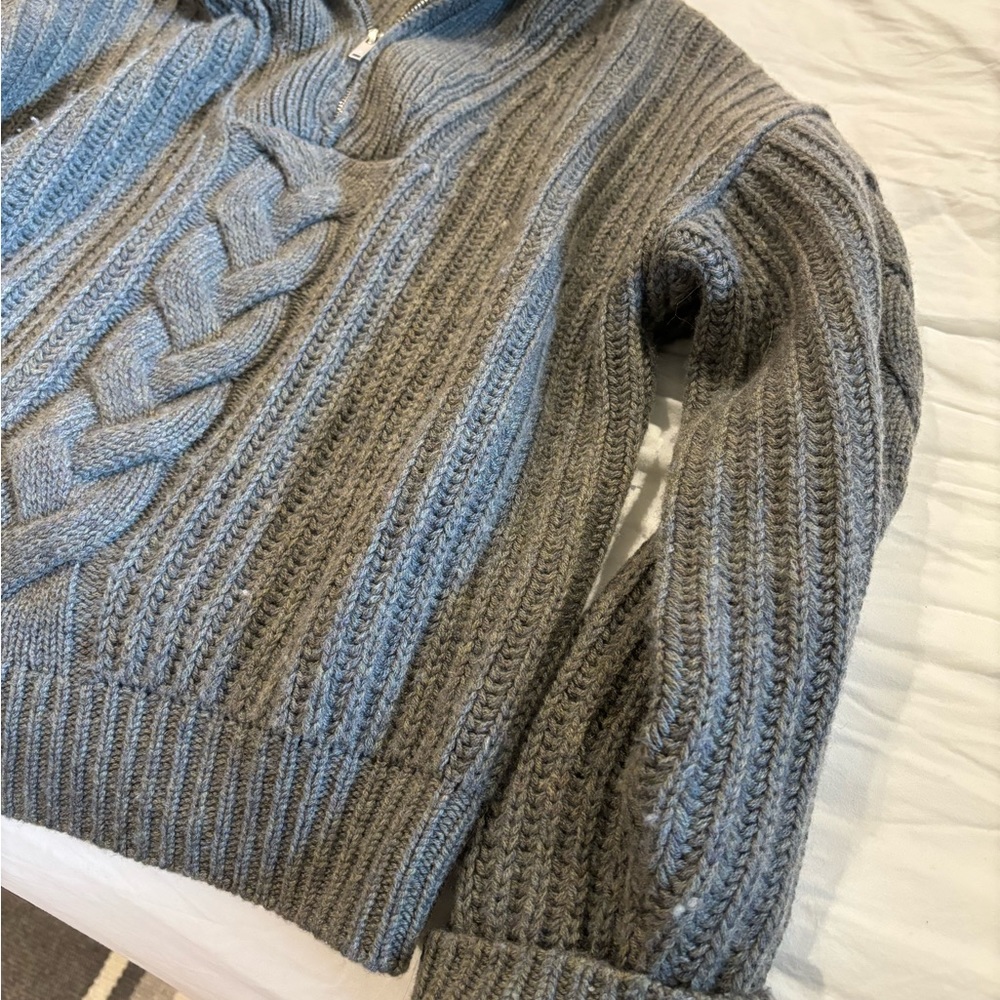 Beautiful grey marbled marino cashmere sweater. Gorgeous cable details.